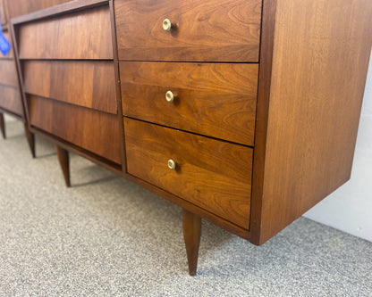 Harmony House Mid Century Modern Walnut 6 Drawer Dresser