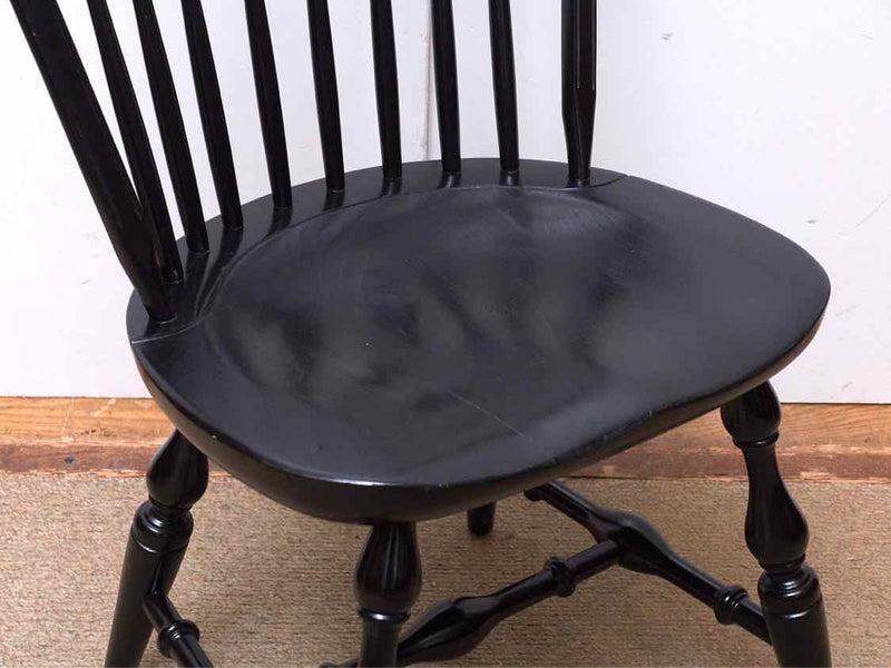 Black Finish Windsor  Chair With Turned Legs