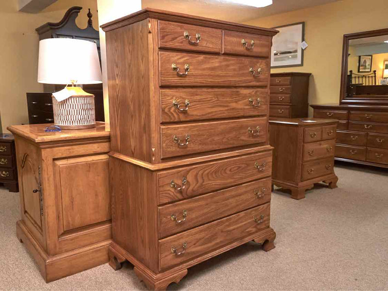 Cochrane Oak  5 Over 3 Drawer Tall Chest