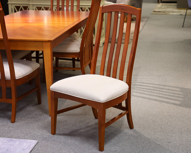 Thomasville Cherry Dining Table w/3 Leaves and 6 Beige Upholstered Chairs