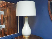 Porcelain Dove White Vase Shape Table Lamp