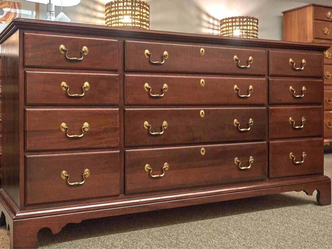 Link Taylor Dressers