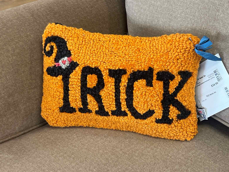 'Trick' Pillow