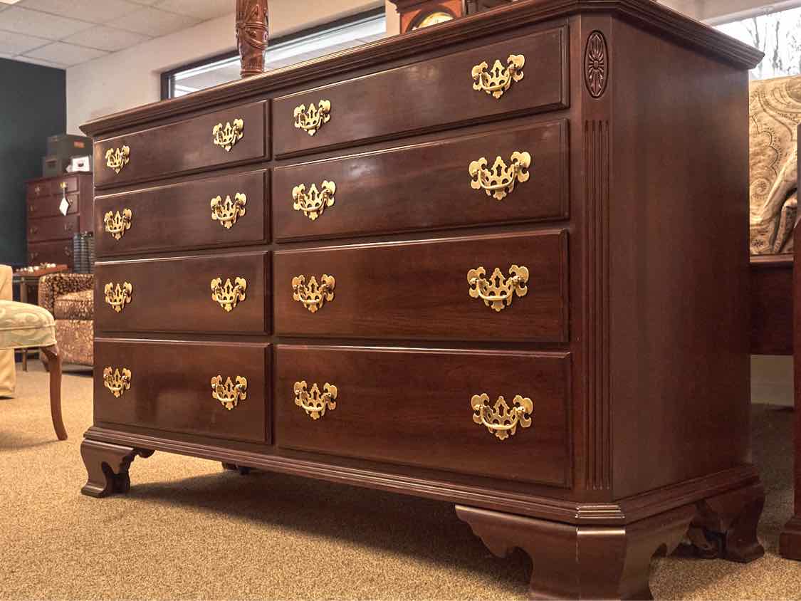 Ethan Allen  Mahogany 8 Drawer Double Dresser