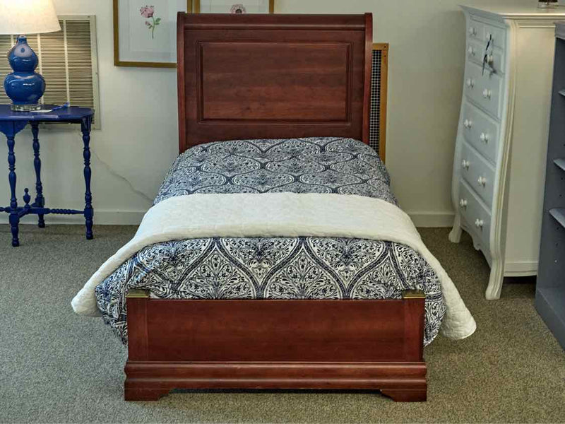 Vaughan Bassett Cherry Twin Sleigh Bed