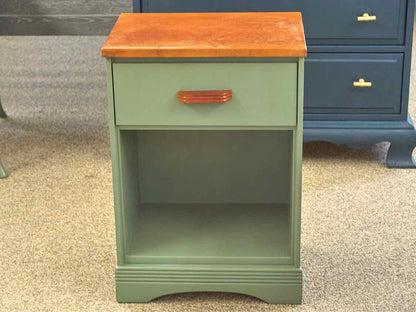 Maple One Drawer Nightstand in Green Finish