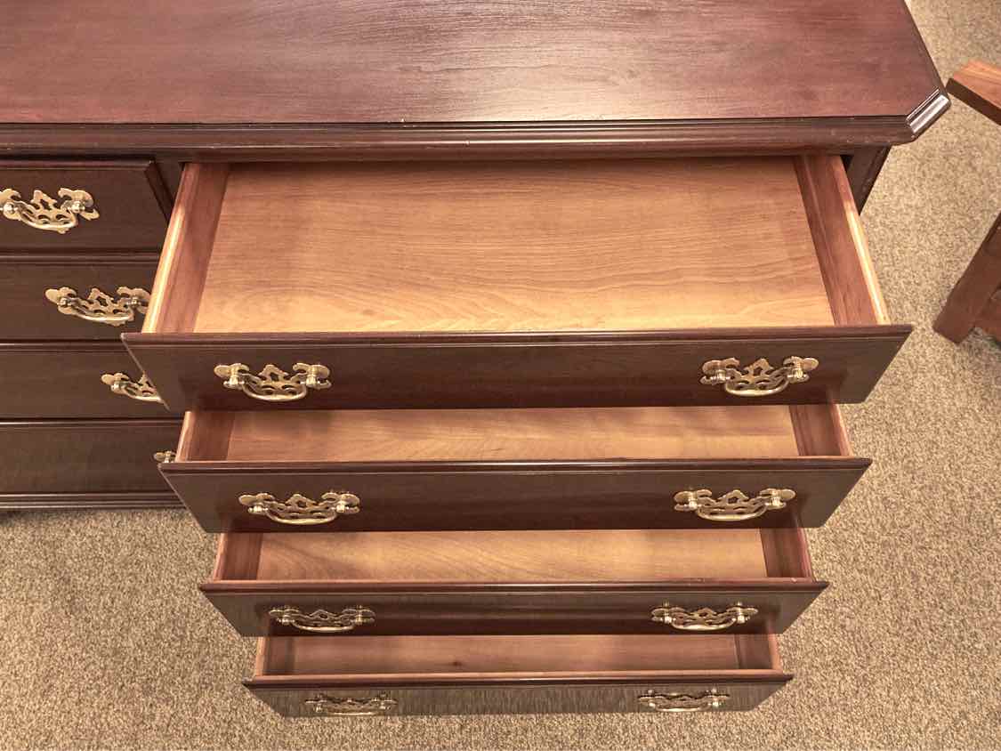 Ethan Allen  Mahogany 8 Drawer Double Dresser