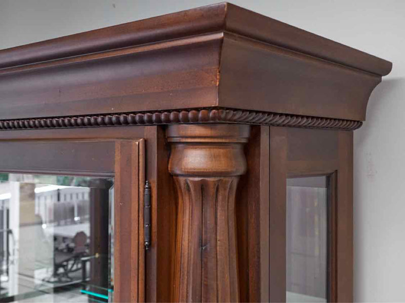 Thomasville Mahogany Display Cabinet W/ Column Detailing