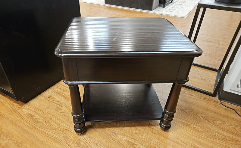 Hooker Furniture Side Table in Mahogany