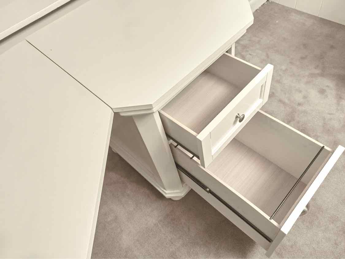 Off White 4 Drawer 1 File Drawer Chrome Knobs Corner Desk