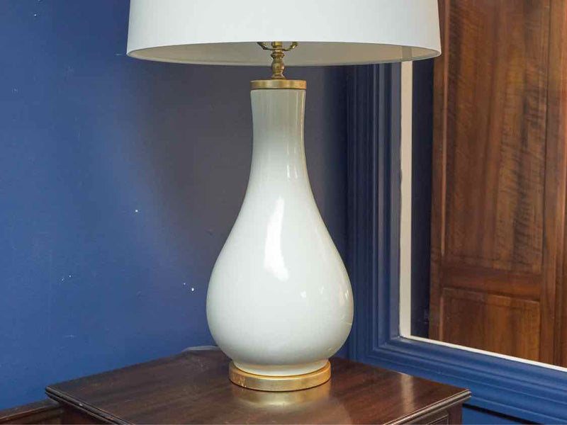 Porcelain Dove White Vase Shape Table Lamp