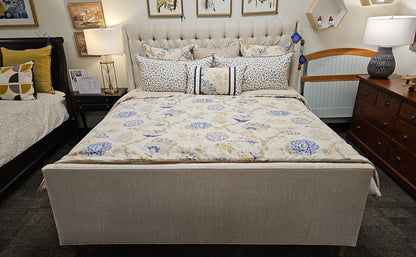 Diamond Pattern Tufted Upholstered King Bed