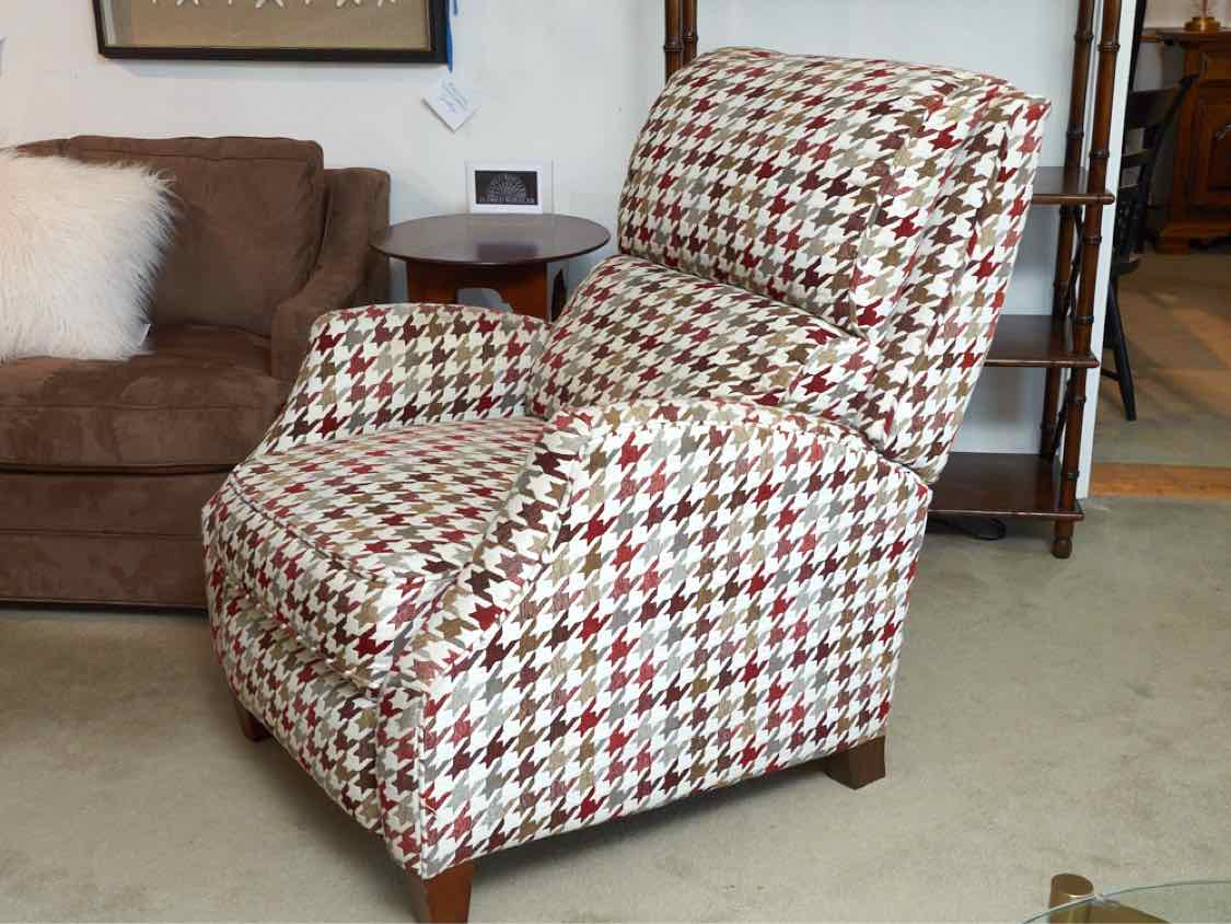 Lane Furniture 'Heritage Home' Electric Recliner In  Houndstooth Upholstery