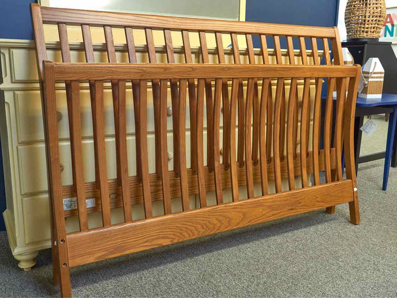 Queen Oak Slat Back Sleigh Bed