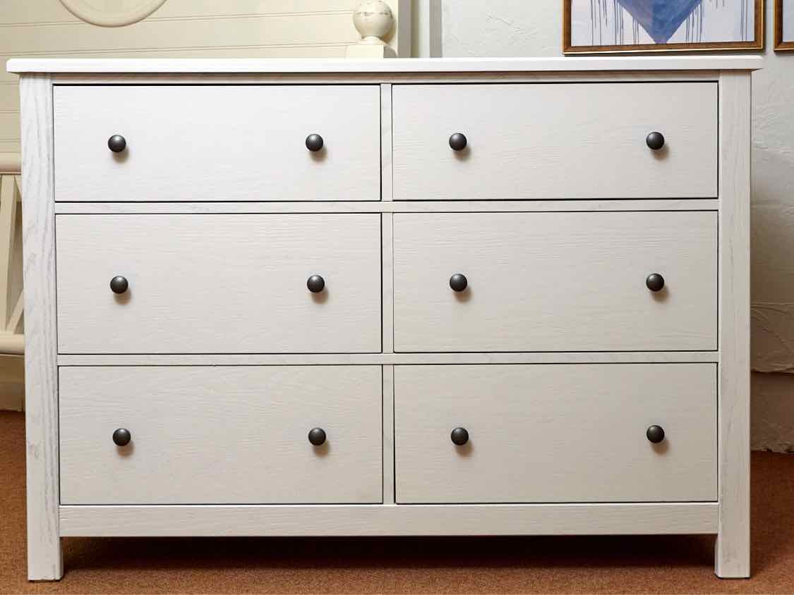 Vaughan Bassett White Finish Fundamentals 6 Drawer Dresser