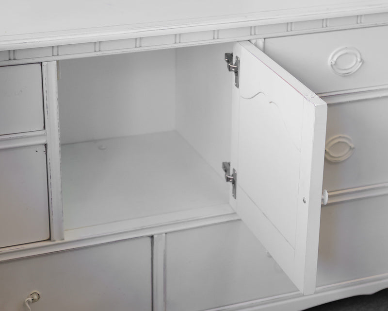 Ragazzi Dresser with Mirror in Antique White with Beadboard Trim