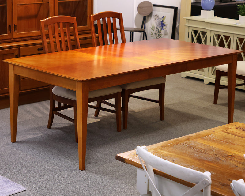 Thomasville Cherry Dining Table w/3 Leaves and 6 Beige Upholstered Chairs