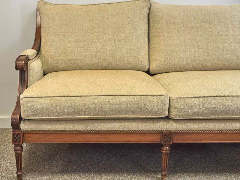 Ethan Allen Neoclassical 'Fairfax' Loveseat