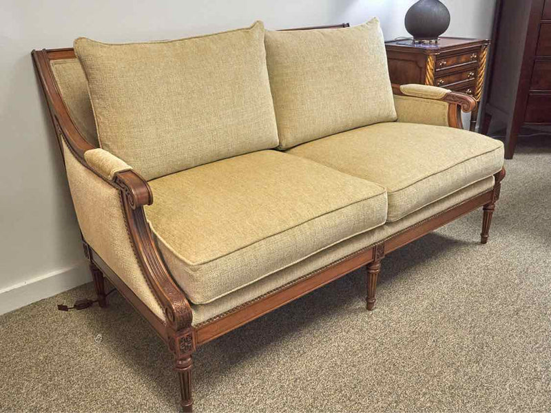 Ethan Allen Neoclassical 'Fairfax' Loveseat