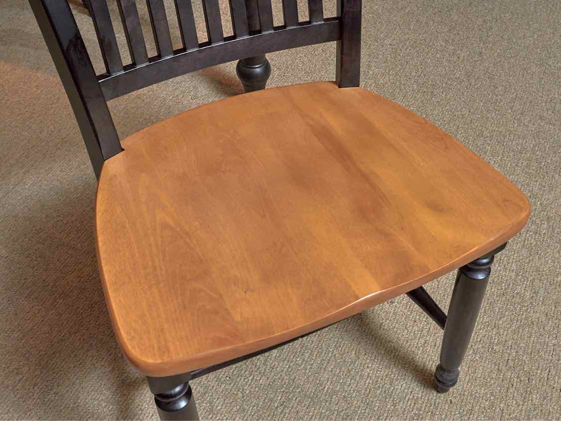 Made In Canada Maple Top Black Finish Turned Legs 1 Leaf 6 Chair Dining Set